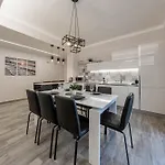H11 Luxury Centro - Elegante - Casino 아파트 *