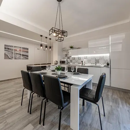 H11 Luxury Centro - Elegante - Casino Апартаменты *