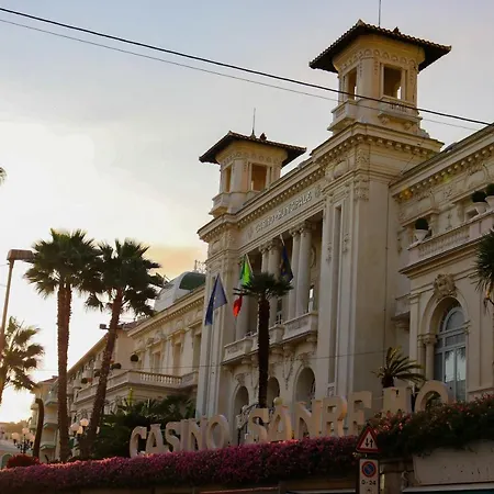 H11 Luxury Centro - Elegante - Casino Апартаменты *